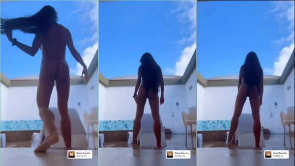 Vídeo da Carol Muniz exibindo suas curvas