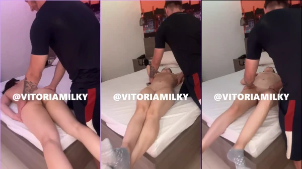 Vídeo da Vitória Lima desfrutando de uma massagem bem incomum