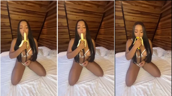 Vídeo de uma das Twins na estrada se deliciando com uma banana