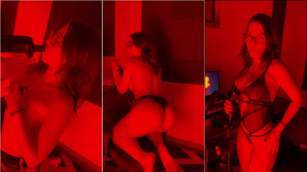 Vídeo sensual da Cibelly Ferreira sem roupa