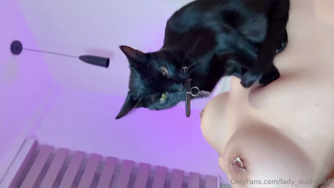 Vídeo sensual da Lady Dusha se mostrando pelada