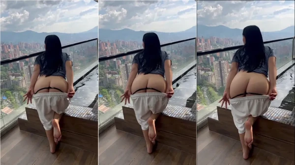Vídeo da Bella Sommer toda ousada mostrando o bumbum