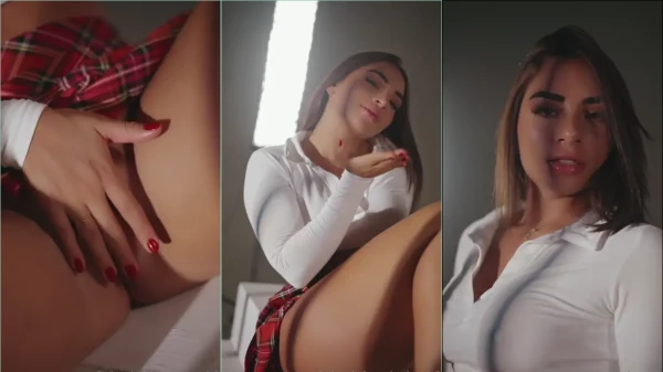 A Daniela Oviedo curte mostrar seu corpo de maneira bem provocante