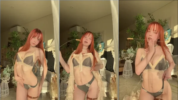 Cenas quentes da Alisa Pika se mostrando de corpo e alma!
