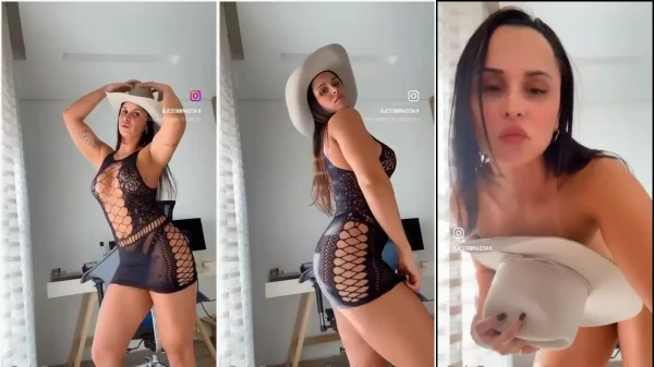 Jessica Minassian de boazuda em vídeo semi nua usando um chapéu!