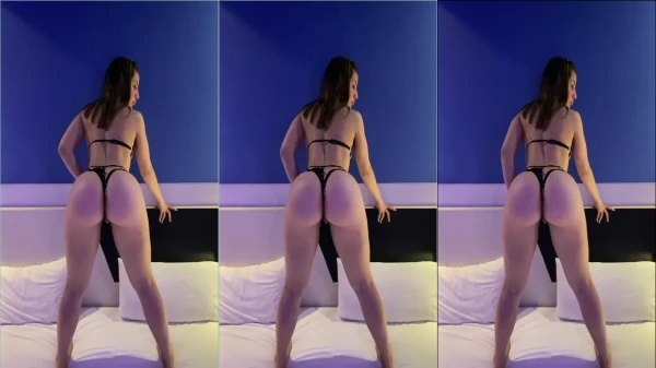 Natalie Gallas se exibe em uma calcinha que a deixa simplesmente irresistível!