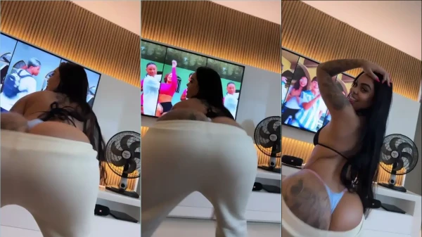 Delícia mostrando o bundão irresistível!