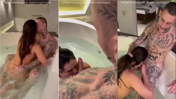 Incrível a Gabi Tamiris se deliciando na banheira!