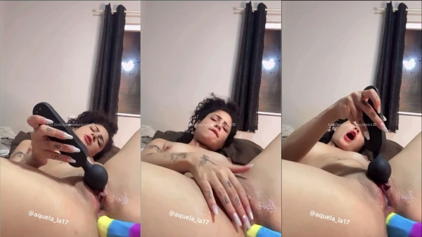 Vídeo vazado da aquela_la17 se divertindo e se masturbando